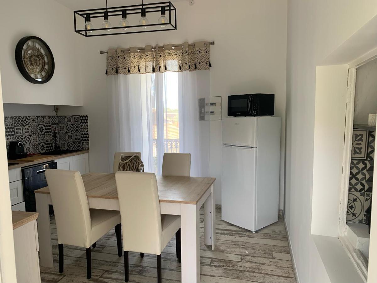 Les Dahlias Appartement 4 Personnes Jacuzzi Barbecue Jardin Arbore Climatise Agde Exterior photo