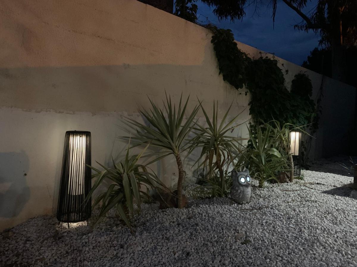 Les Dahlias Appartement 4 Personnes Jacuzzi Barbecue Jardin Arbore Climatise Agde Exterior photo