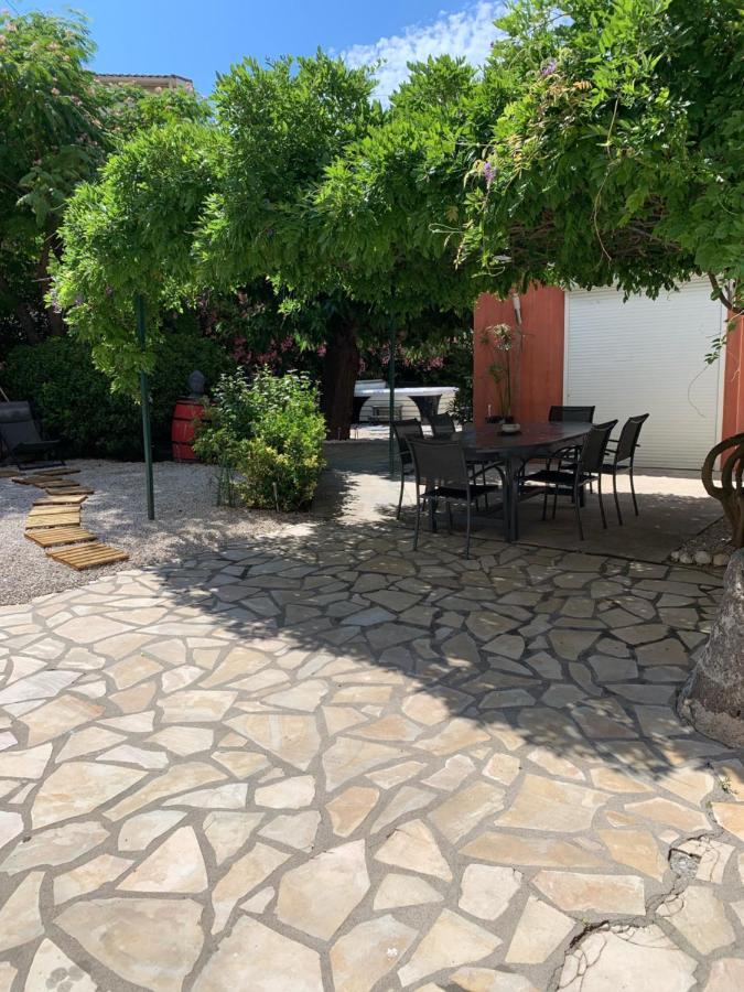 Les Dahlias Appartement 4 Personnes Jacuzzi Barbecue Jardin Arbore Climatise Agde Exterior photo