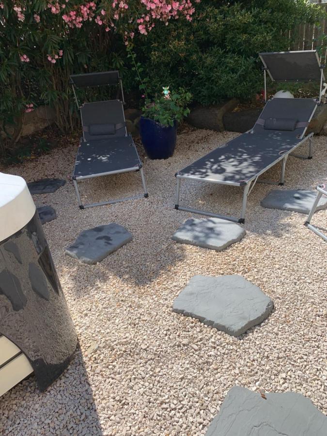 Les Dahlias Appartement 4 Personnes Jacuzzi Barbecue Jardin Arbore Climatise Agde Exterior photo